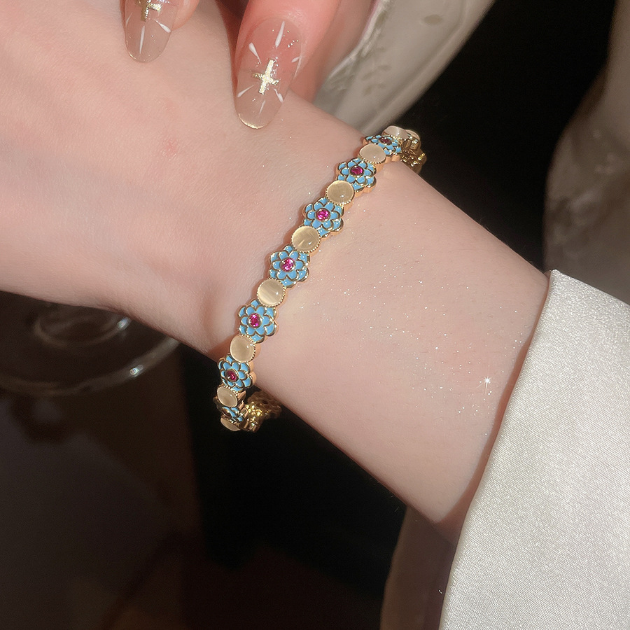 Zircon Cat's Eye Flower Bracelet Exquisite Palace Style Elegant Hand Jewelry Light Luxury Heavy Craftsmanship for Women - view 5