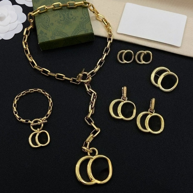 18K Gold Plated Necklace Bracelet Earrings Set Luxury Designer Pendant Necklace Classic Letter Necklace for Men Women Cuban Link Chain Jewelry Gift
