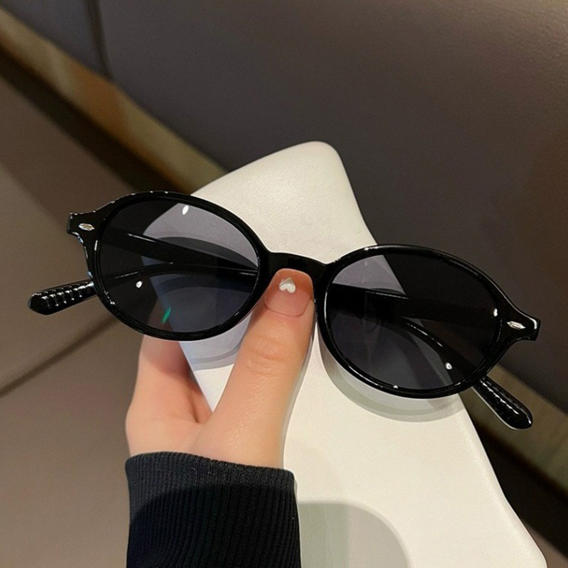 Retro Small Oval Sunglasses Women Men Rivets Shades Fashion Eyewear Sun Glasses UV400 Female 260104