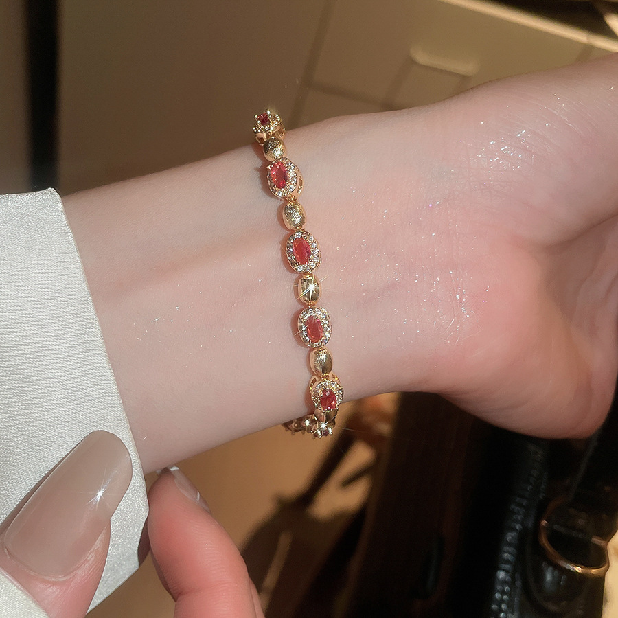 Zircon Cat's Eye Flower Bracelet Exquisite Palace Style Elegant Hand Jewelry Light Luxury Heavy Craftsmanship for Women - view 4