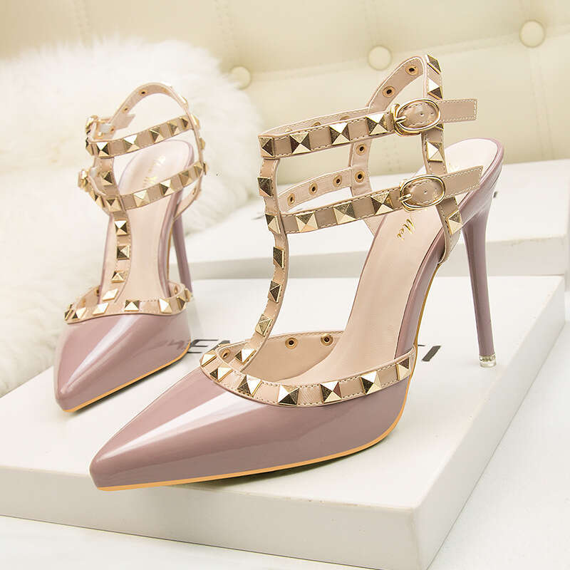European And American Style High Heels Patent Leather Metal Rivets Sexy Nightclub Women's Shoes Roman Sandals - view 5