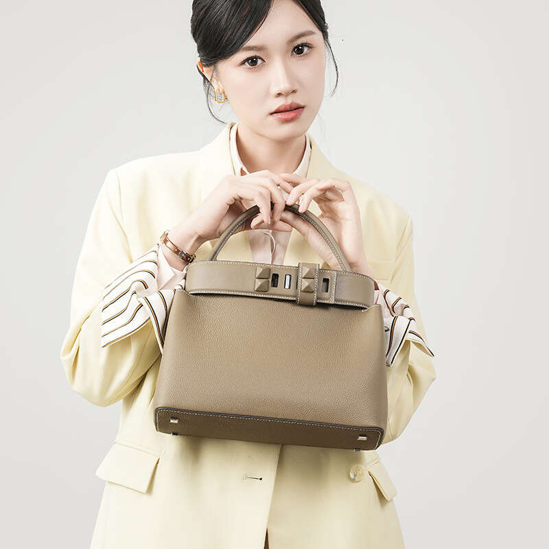 Unique Design Cross Border Women Genuine Leather Crossbody Bag Large Capacity Black Fashion Daily Casual Commuter Versatile Shoulder Handbag SENYY