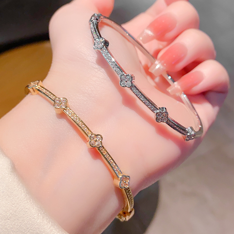 Bracelet For Women Four Leaf Clover Elegant Simple High End Light Luxury Versatile Festival Wrist Jewelry - view 3