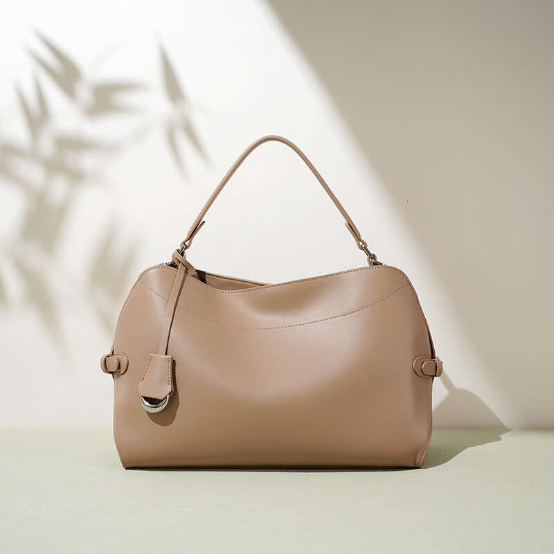 Niche High End Genuine Leather Single Shoulder Bag Spring Summer Large Capacity Office Lady Commuter Handbag Daily Casual Versatile Women Shoulder Bag