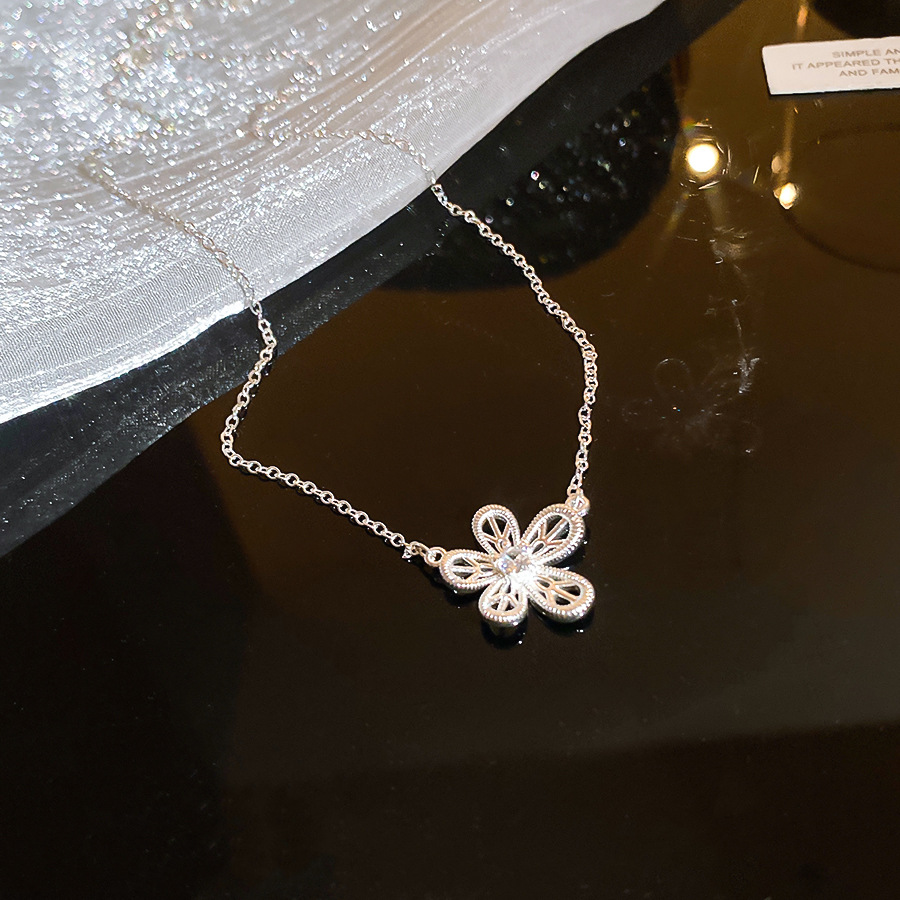 Hollow floral necklace for women, simple, fashionable, sweet, delicate, elegant collarbone chain, ins-style unique choker - view 8