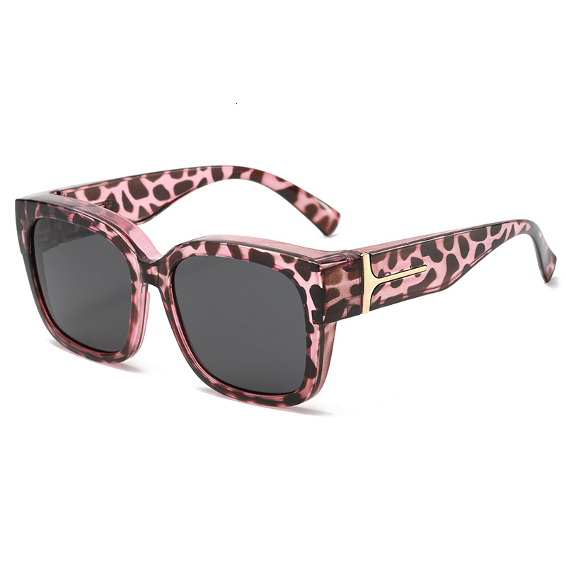 Light Blocking Anti Glare Polarized Designer Sunglasses Beach Use Outdoor Activity 2026 Trendy Minimalist Black Lens Oversized Sunglasses