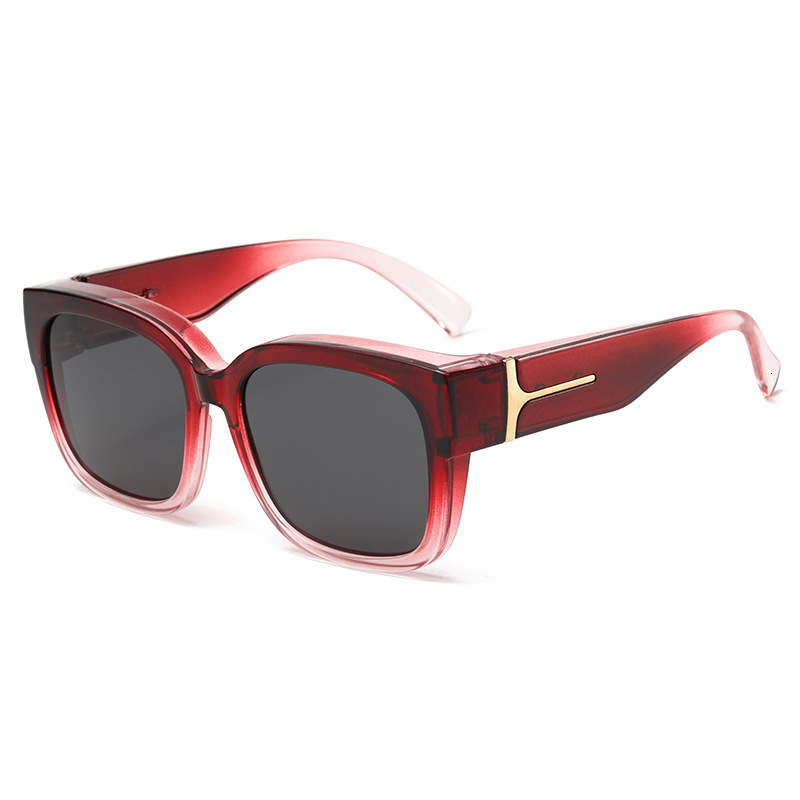 Light Blocking Anti Glare Polarized Designer Sunglasses Beach Use Outdoor Activity 2026 Trendy Minimalist Black Lens Oversized Sunglasses
