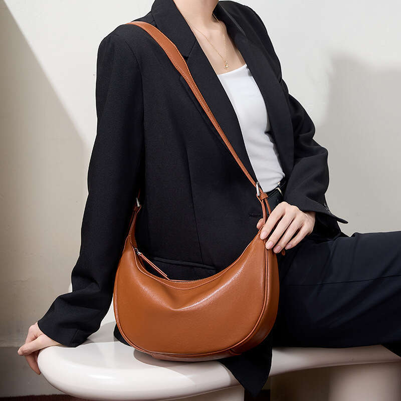 Luxury Niche Crescent Hobo Underarm Bag Genuine Leather Large Capacity High End Texture Daily Travel Commute Shoulder Bag For Ladies SENYY