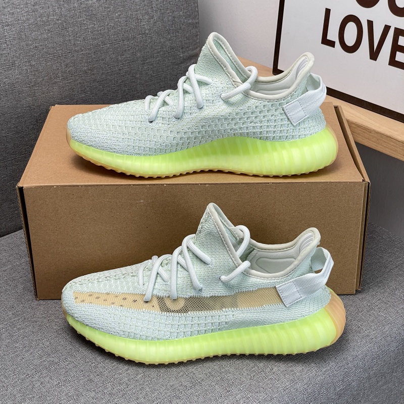 2026 new White Knit Breathable Running Shoes Unisex Low Top Comfortable Athletic Sneakers
