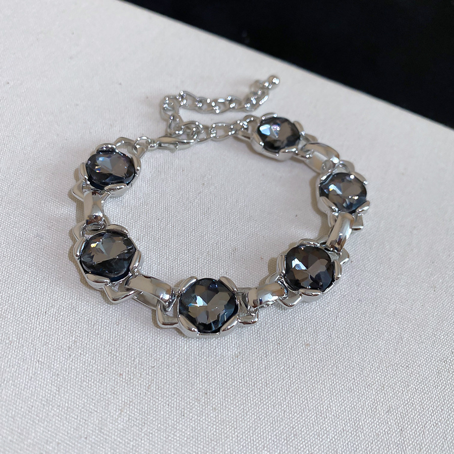 European American cross-border diamond-encrusted oval hollow vintage personality temperament bracelet, light luxury and high-end jewelry wholesale - view 8