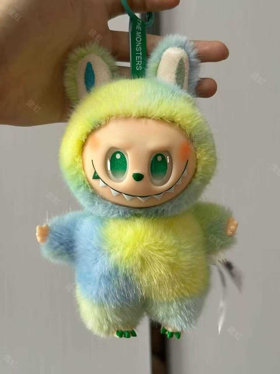 Direct delivery of Labubu doll vinyl series plush pendants Labubu dolls third-generation blind boxes L260512TW62