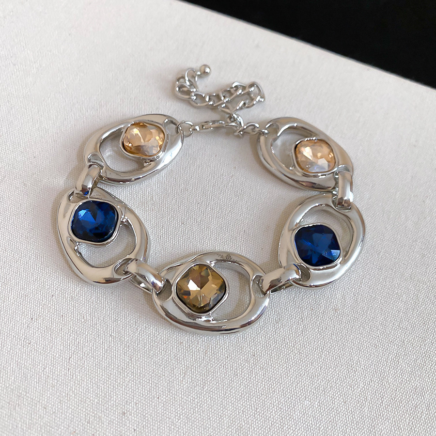 European American cross-border diamond-encrusted oval hollow vintage personality temperament bracelet, light luxury and high-end jewelry wholesale - view 6