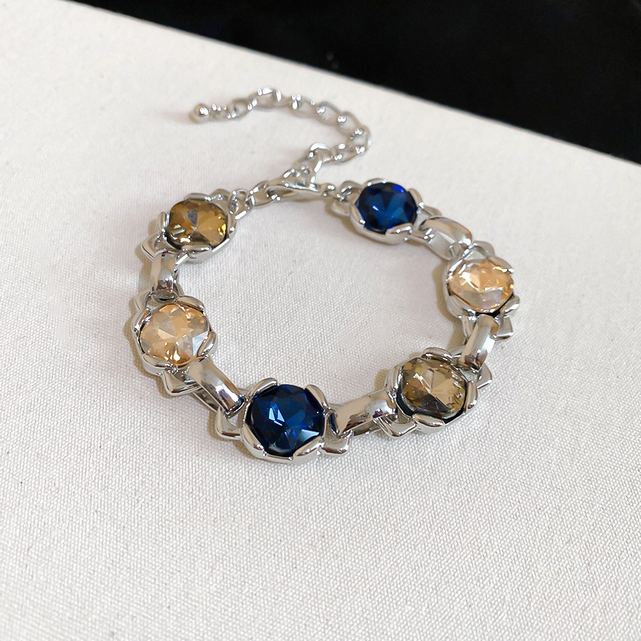 European American cross-border diamond-encrusted oval hollow vintage personality temperament bracelet, light luxury and high-end jewelry wholesale - view 7