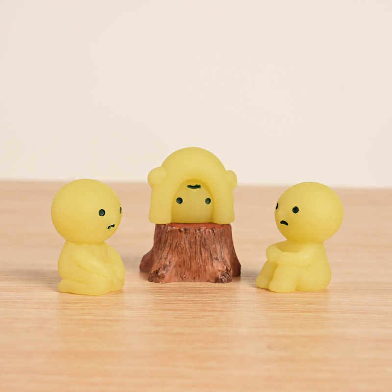 Corner King SMISKI series 1 popular night-light figurine toy, cute little person car-mounted decorative item. C260512