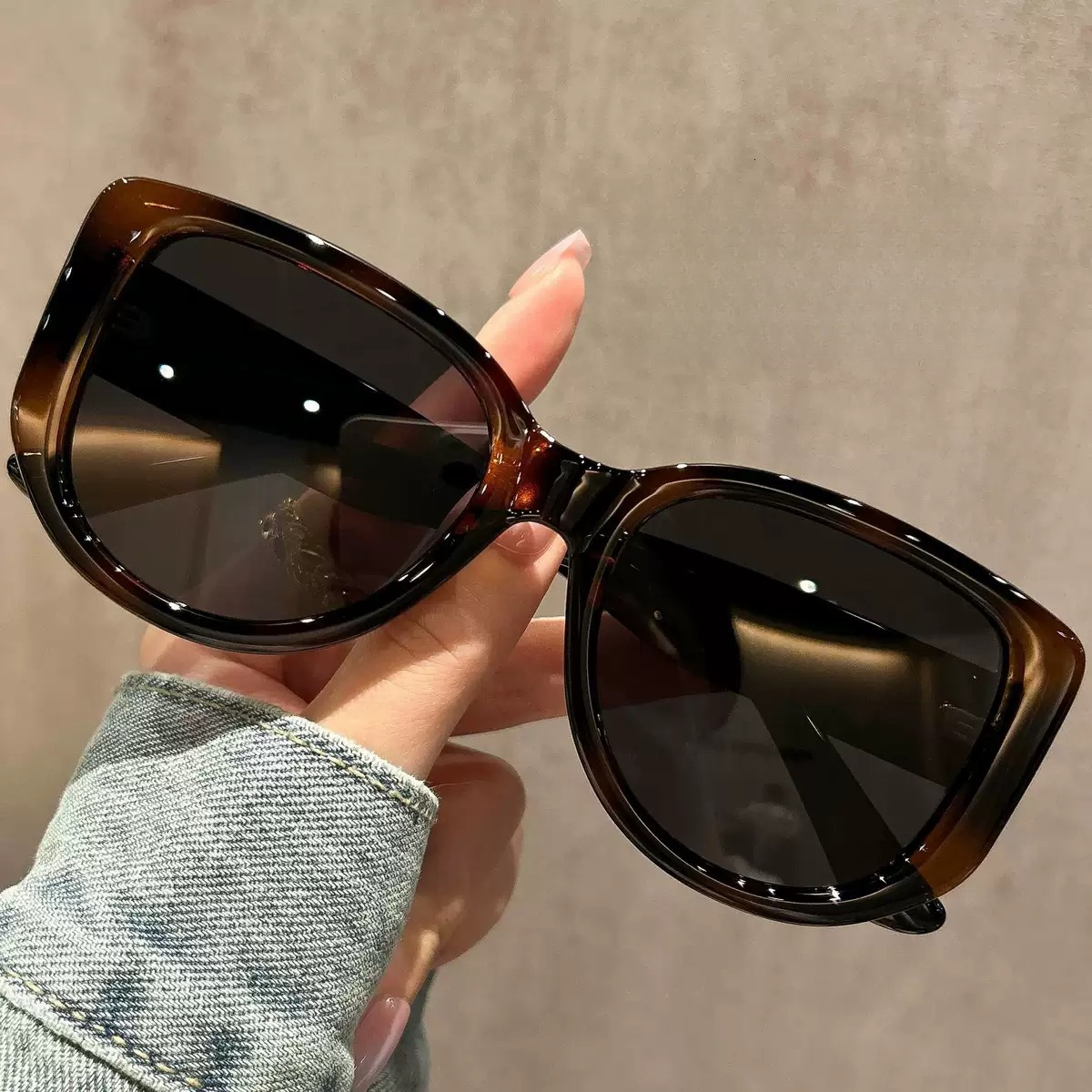 Designer Sunglasses Luxury Large Frame High End Cat Eye Sunglasses Women's Retro Personalized Fashion Sunglasses UV Neutral Casual Sunglasses Men