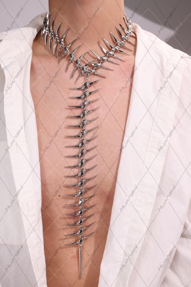 Edgy Niche Hip-Hop Thorn Skeleton Alloy Womens Necklace Perfect for Holiday Parties Everyday Wear Street Style Outfits 260106