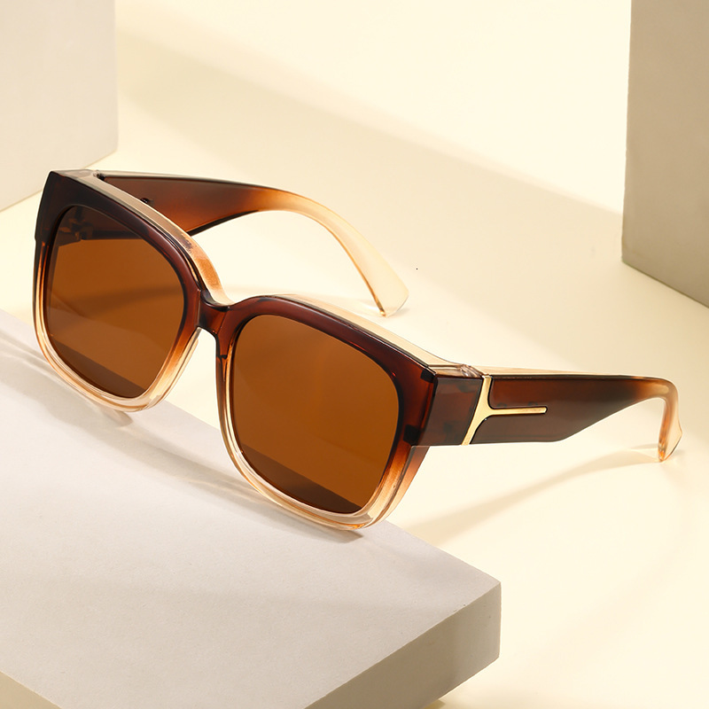 Light Blocking Anti Glare Polarized Designer Sunglasses Beach Use Outdoor Activity 2026 Trendy Minimalist Black Lens Oversized Sunglasses