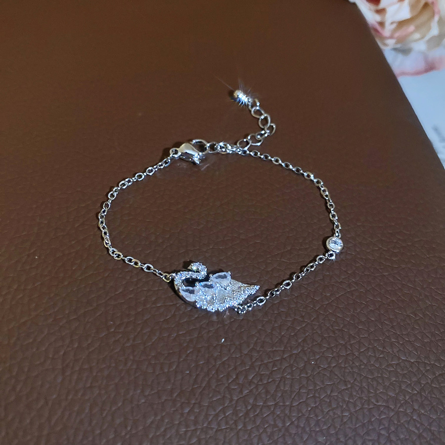 Zircon pearl beaded flower bracelet, vintage fashion, exquisite elegant, luxurious and high-end jewelry for women - view 8