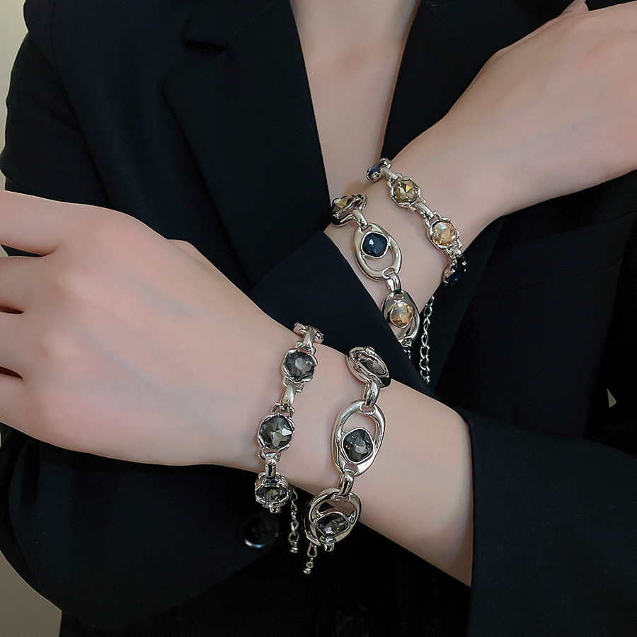 European American cross-border diamond-encrusted oval hollow vintage personality temperament bracelet, light luxury and high-end jewelry wholesale - view 3