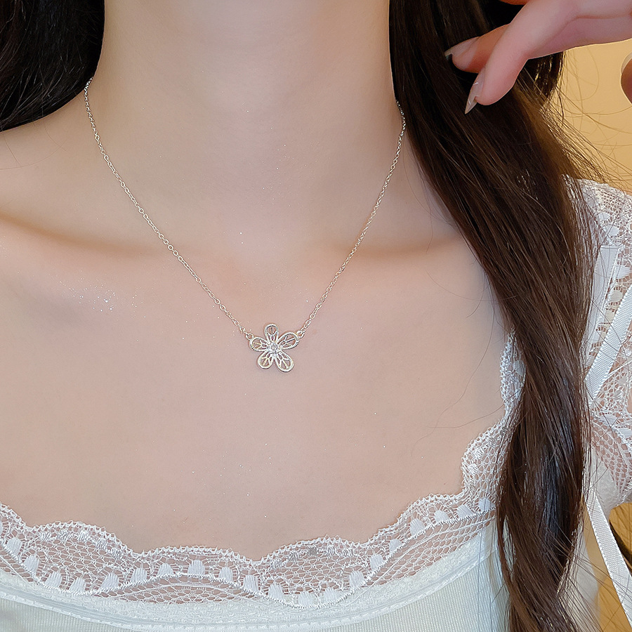 Hollow floral necklace for women, simple, fashionable, sweet, delicate, elegant collarbone chain, ins-style unique choker - view 4