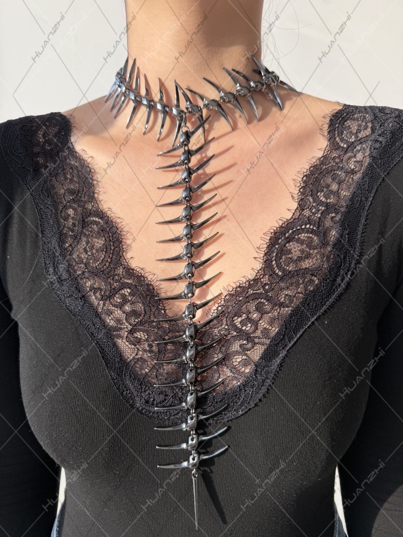 Edgy Niche Hip-Hop Thorn Skeleton Alloy Womens Necklace Perfect for Holiday Parties Everyday Wear Street Style Outfits 260106 - view 9