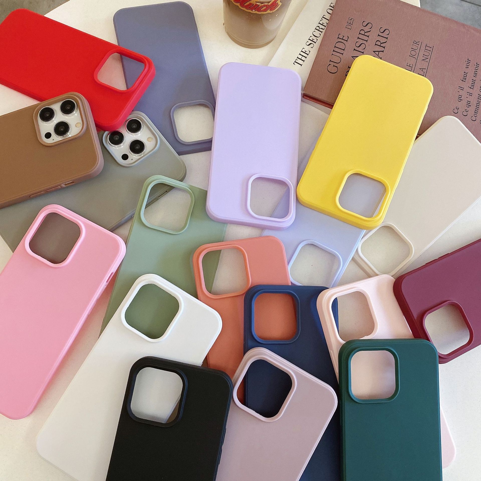 Candy Apple 17 Compatible Phone Case Silicone iPhone 16 Pro Max Simple Solid Color Protective Cover Cross-Border