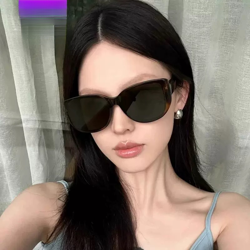 Designer Sunglasses Luxury Large Frame High End Cat Eye Sunglasses Women's Retro Personalized Fashion Sunglasses UV Neutral Casual Sunglasses Men