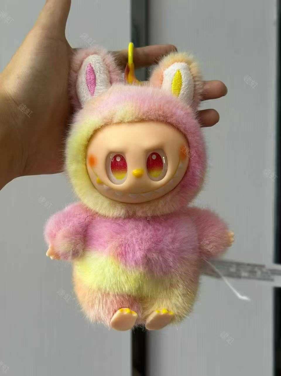 Direct delivery of Labubu doll vinyl series plush pendants Labubu dolls third-generation blind boxes L260512TW62