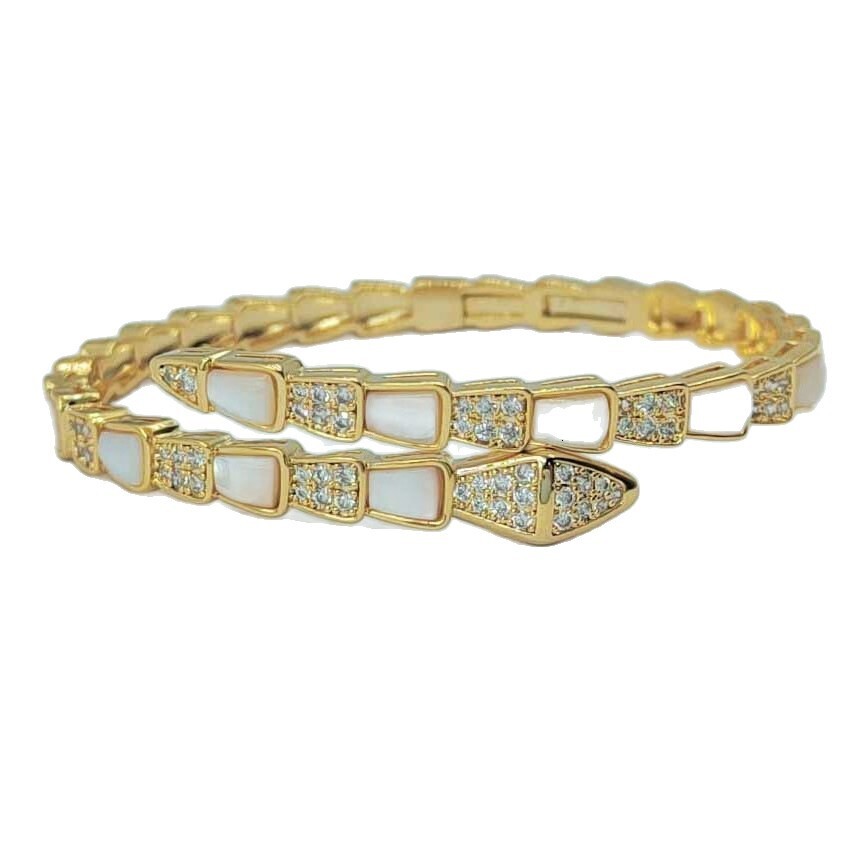 Designer Jewelry Shell Snake Bone Bracelet With Starry Sparkling Diamonds Version Ins Style Light Texture Unique Wo Diamond studded fashion jewelry