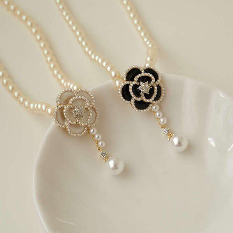 Pearl Necklace Designer Necklace Women Jewelry Camellia Pearl Clavicle Chain Elegant Court Style Flower Necklace For Daily Wear