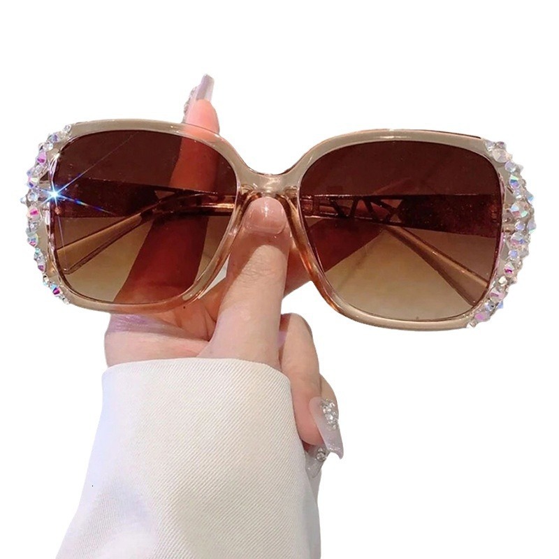2026 New Designer Sunglasses New Fashion Diamond Sunglasses Women's Sunscreen High end Style Inlaid Diamond Sunglasses Vacation Outdoor Glasses