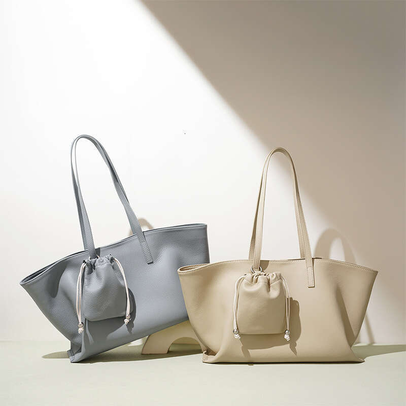 Black Top Layer Cowhide Tote Bag High End Genuine Leather Large Capacity Women Shoulder Underarm Handbag Elegant Daily Commute Shopping Travel Fashion