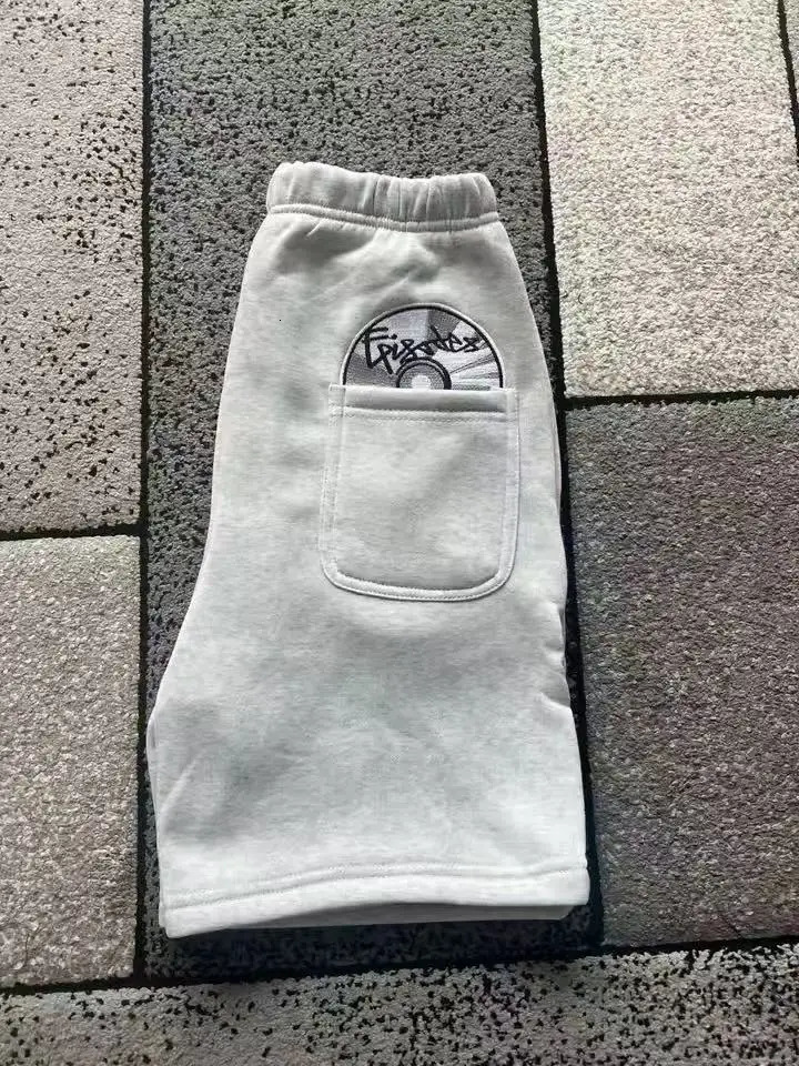 Y2K retro summer gray disc pattern mens shorts casual comfortable loose breathable fabric simple modern sports casual pants 260512