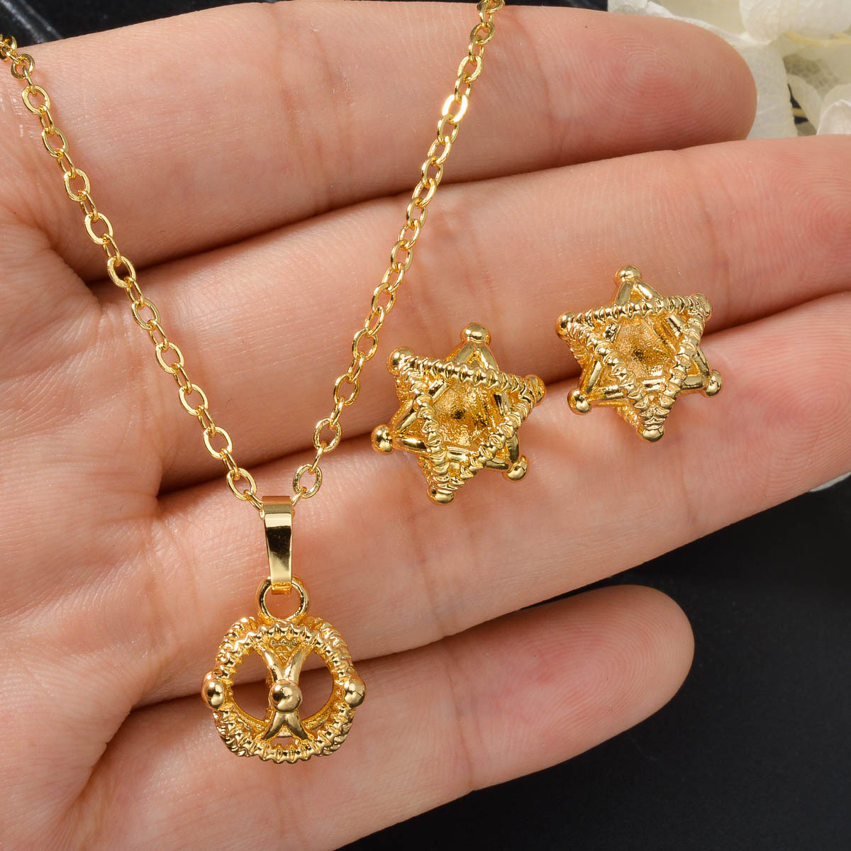 Gold Plated Hollow Star Round Drop Earrings Pendant Necklace Jewelry Set For Men and Wome Fine Quality Unisex Ins Copper Ear Accessories Pendientes Bi
