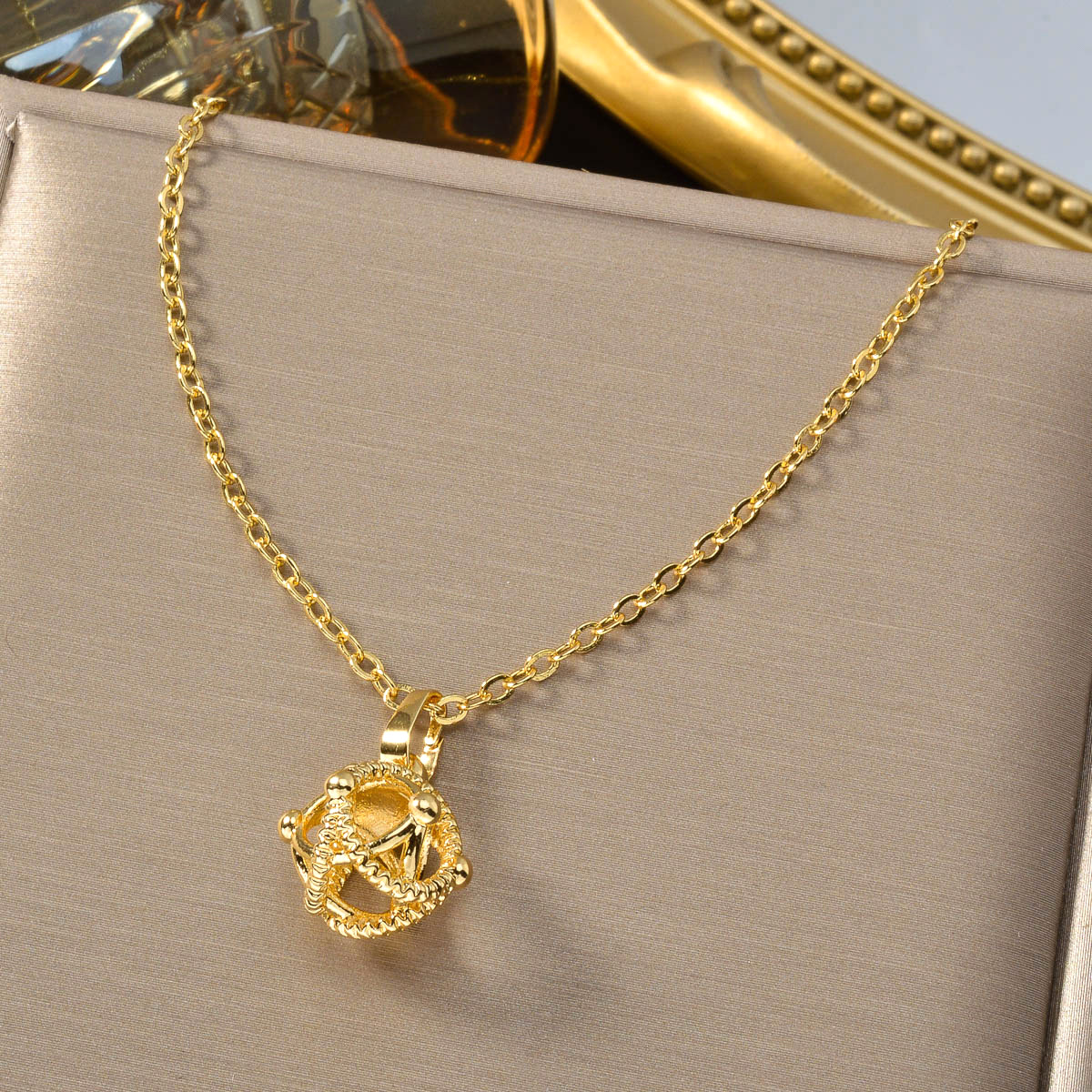 Gold Plated Hollow Star Round Drop Earrings Pendant Necklace Jewelry Set For Men and Wome Fine Quality Unisex Ins Copper Ear Accessories Pendientes Bi