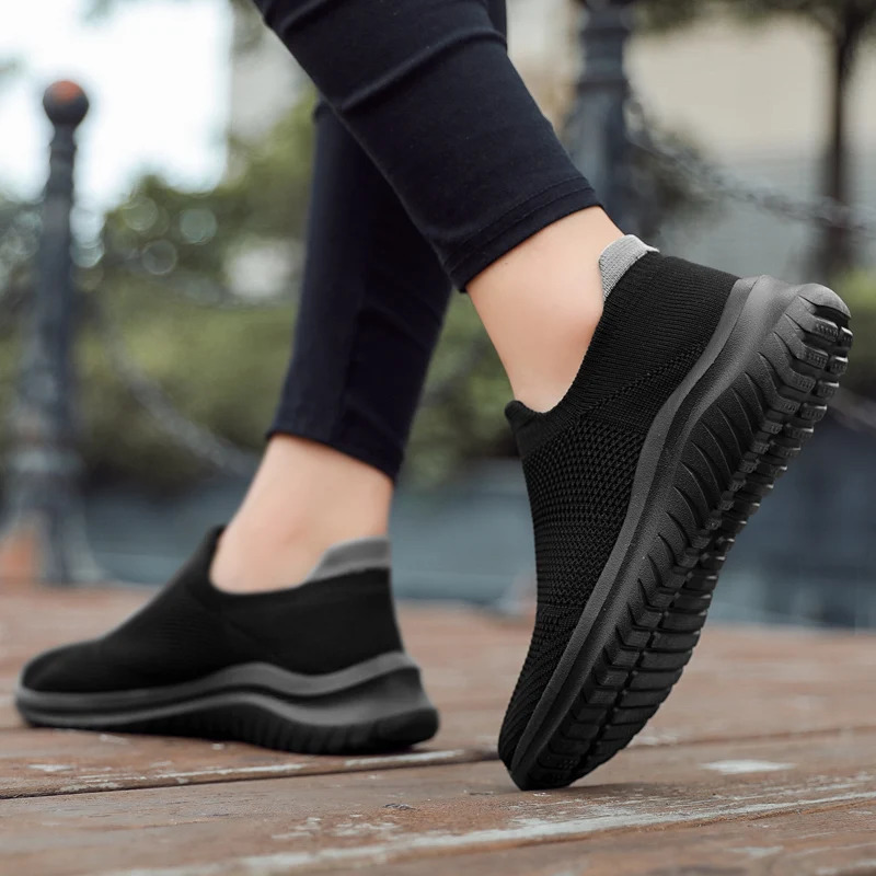 2026 Comfortable casual shoes man classic sneakers Durable black Flat Canvas Shoes sneakers 260513