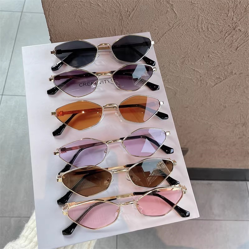 Small Cat Eye Sunglasses Women Vintage Geometric Metal Frame Shades