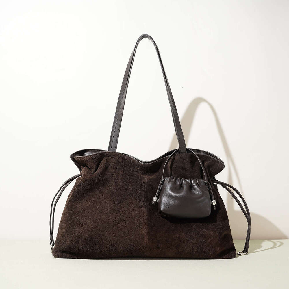 Vintage First Layer Suede Cloud Bag Wrinkled Drawstring Soft Leather Large Capacity Underarm Single Shoulder Tote Bag Casual Commute Ladies Handbag SE