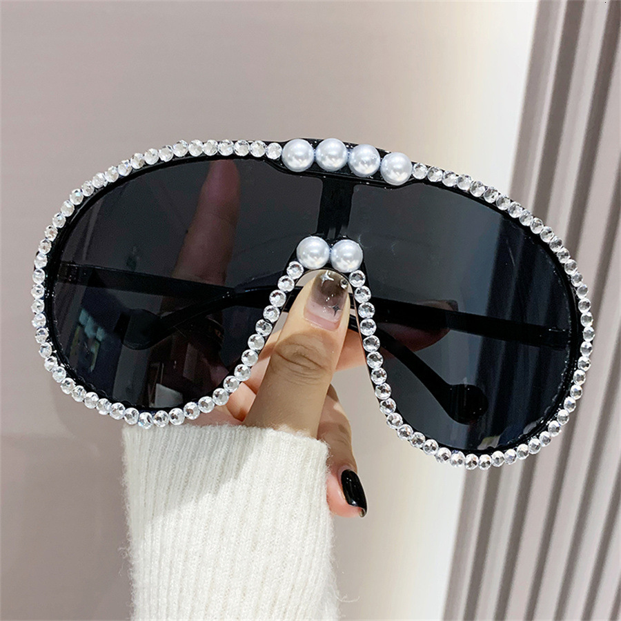 2026 Designer Sunglasses New Cross Border Large Frame Integrated Pilot Sunglasses Inlaid With Unique Diamonds Luxury Fashion Glasses