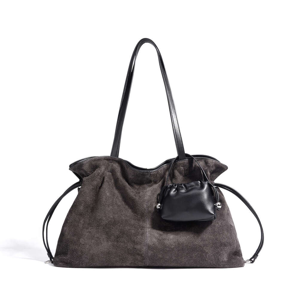 Vintage First Layer Suede Cloud Bag Wrinkled Drawstring Soft Leather Large Capacity Underarm Single Shoulder Tote Bag Casual Commute Ladies Handbag SE