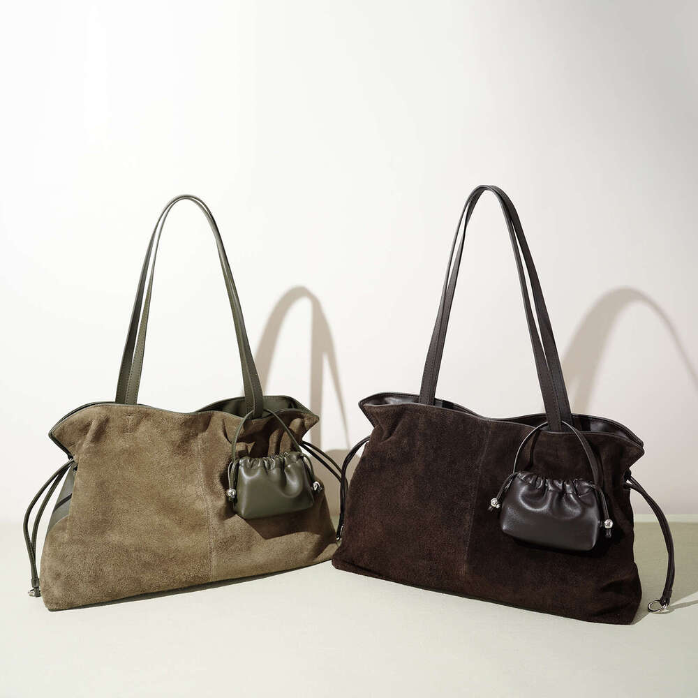 Vintage First Layer Suede Cloud Bag Wrinkled Drawstring Soft Leather Large Capacity Underarm Single Shoulder Tote Bag Casual Commute Ladies Handbag SE