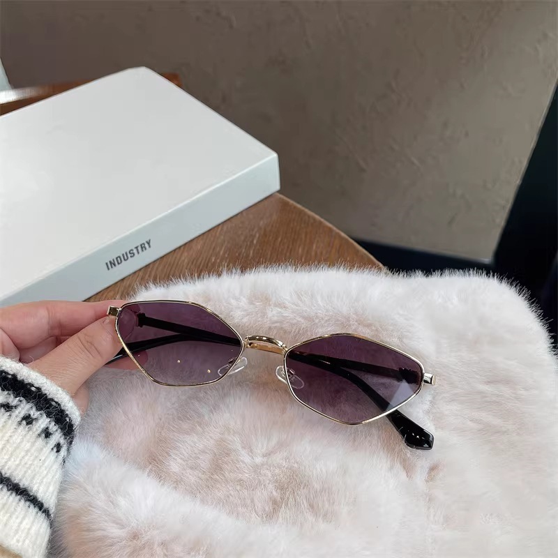 Small Cat Eye Sunglasses Women Vintage Geometric Metal Frame Shades