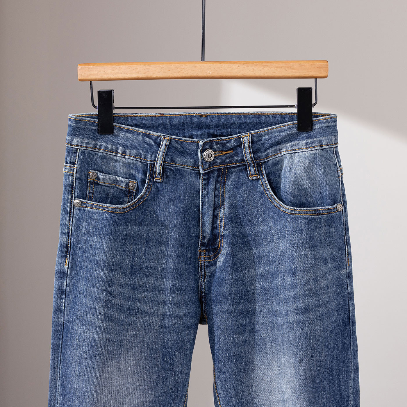 Luxury Brand Designer Men Blue Jeans Slim Fit Elastic Denim Pants Cross Metal Badge Summer Fashion Male Long Trousers Skinny Stylish Vintage Denim