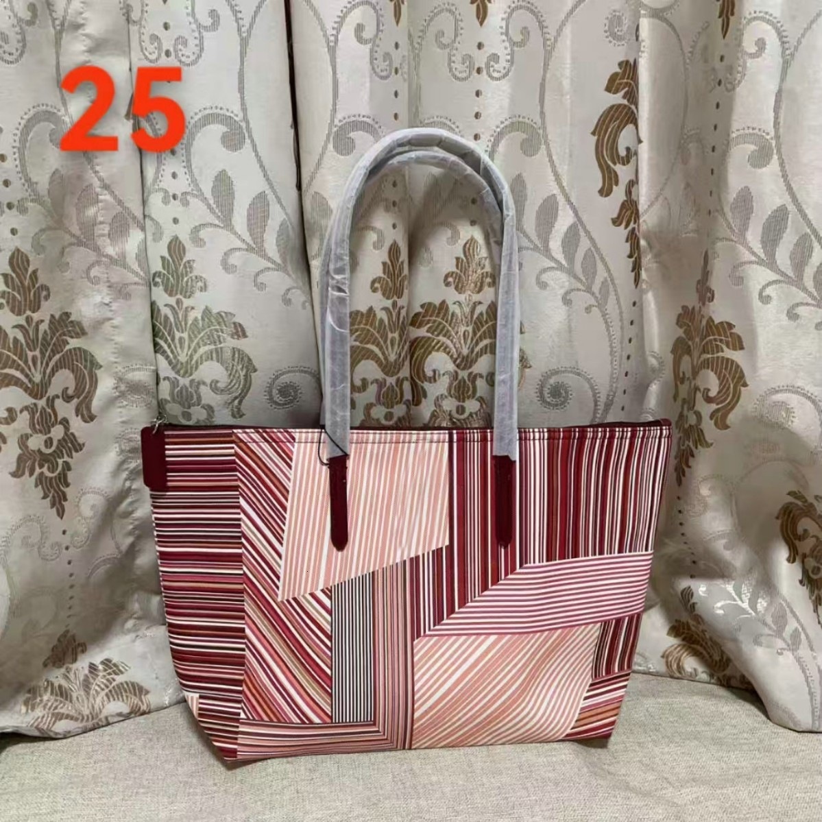 Designer Luxurious Lady's Printed Casual Handbag, A Shoulder-borne Crossbody Bag, A Multi-functional Colorful Tote Bag, With Cartoon Patterns