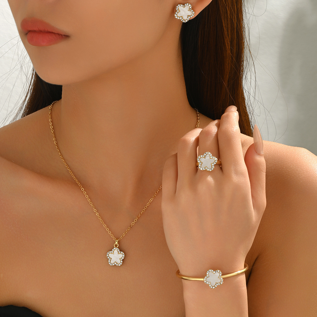 Designer Jewelry European And American Style Women S Jewelry Set With Geometric Floral Design Necklace Versatile And Elegant Earrings And Ring For Wom