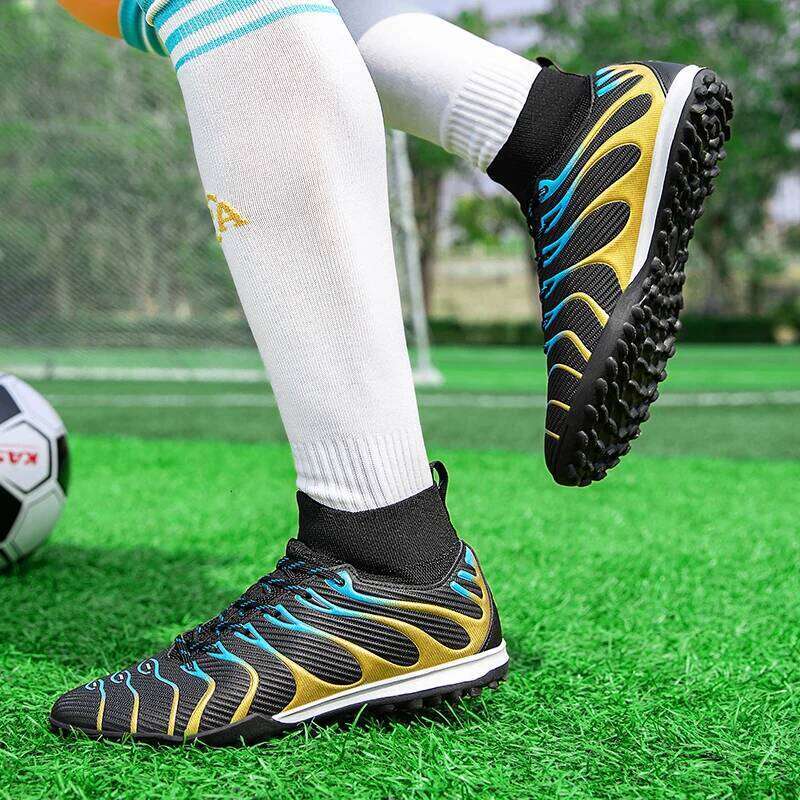 Boots Men's Professional Soccer Shoes High-top Field Cleats Teenager's Anti-slip Crampon Football Sneaker 26Y0513