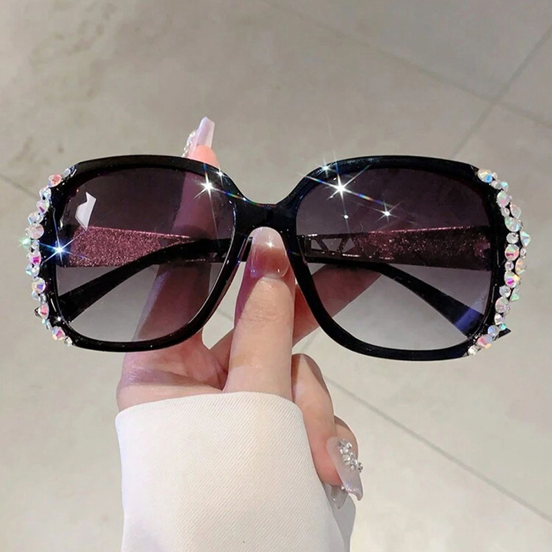 2026 New Designer Sunglasses New Fashion Diamond Sunglasses Women's Sunscreen High end Style Inlaid Diamond Sunglasses Vacation Outdoor Glasses
