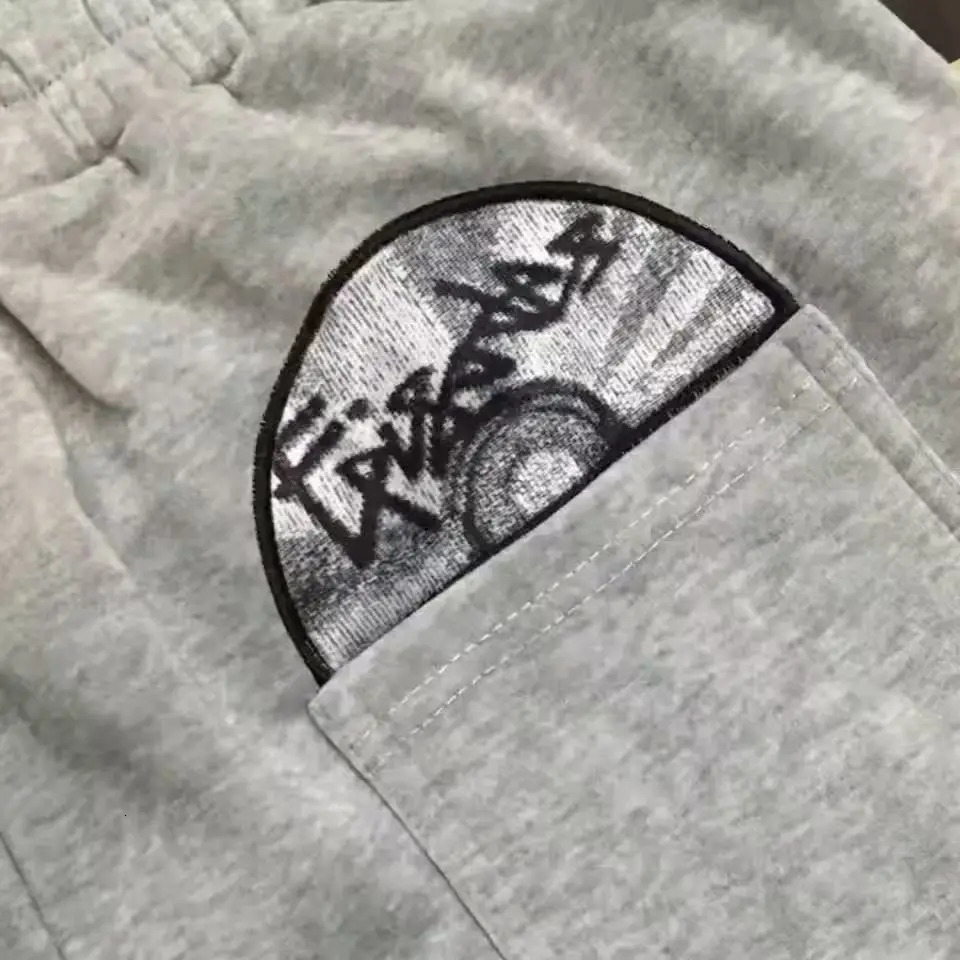 Y2K retro summer gray disc pattern mens shorts casual comfortable loose breathable fabric simple modern sports casual pants 260512