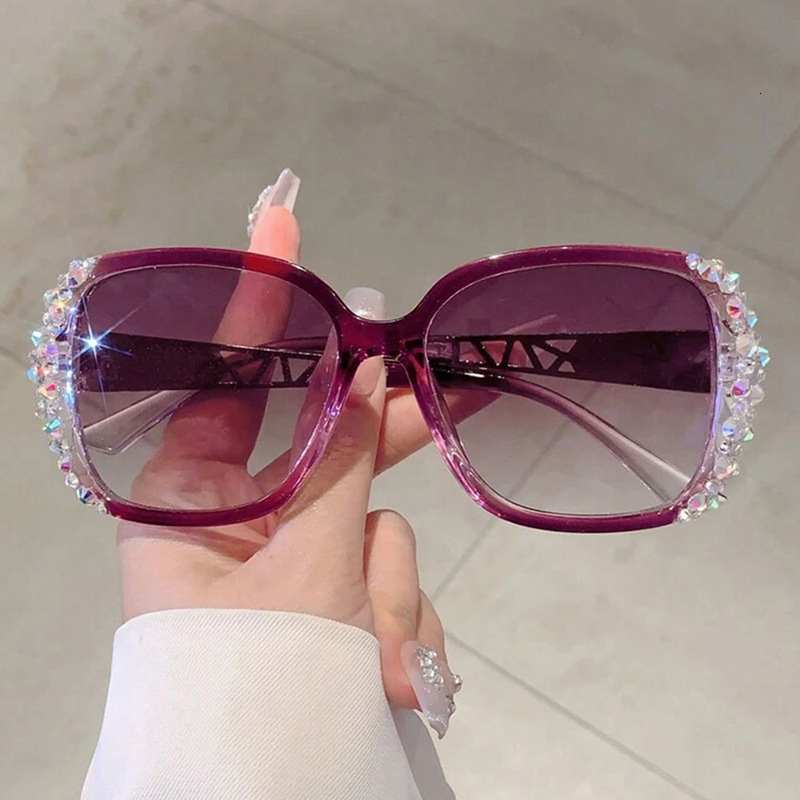 2026 New Designer Sunglasses New Fashion Diamond Sunglasses Women's Sunscreen High end Style Inlaid Diamond Sunglasses Vacation Outdoor Glasses