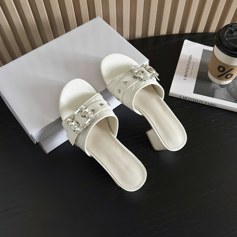Hot New free shipping designer slippers for womens flat sandals beige black Fashionable and versatile rhinestone square mouth high heels with thick he